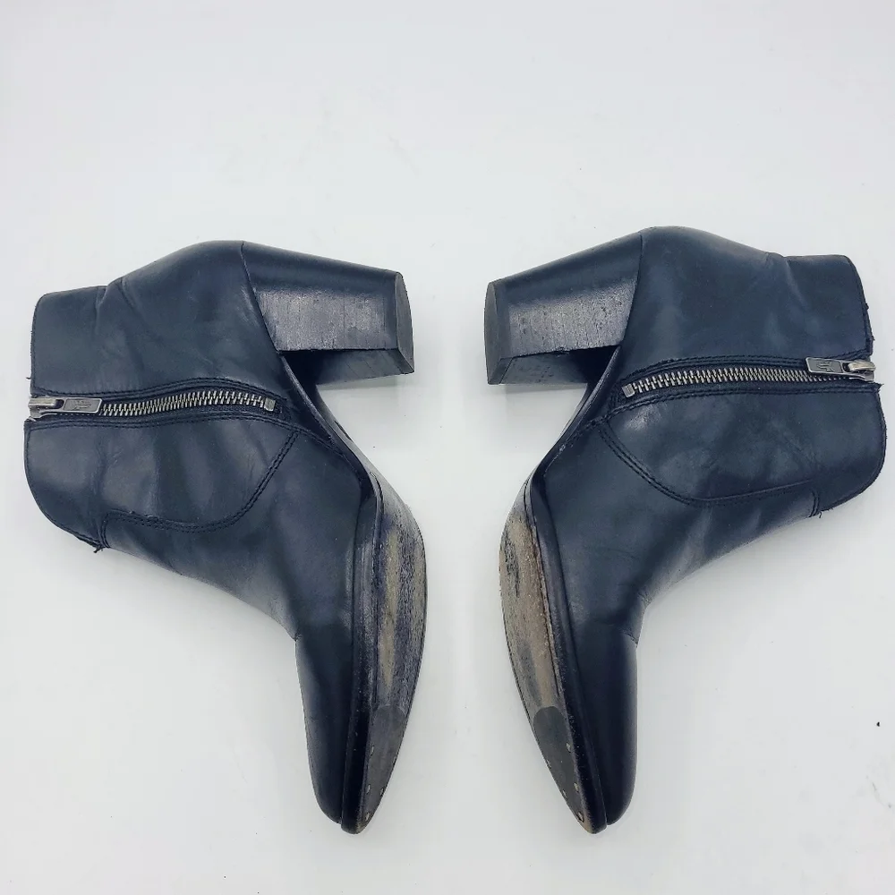 FRYE Jennifer Black Leather Ankle Side Zip Booties Size 7 M - Picture 3 of 16